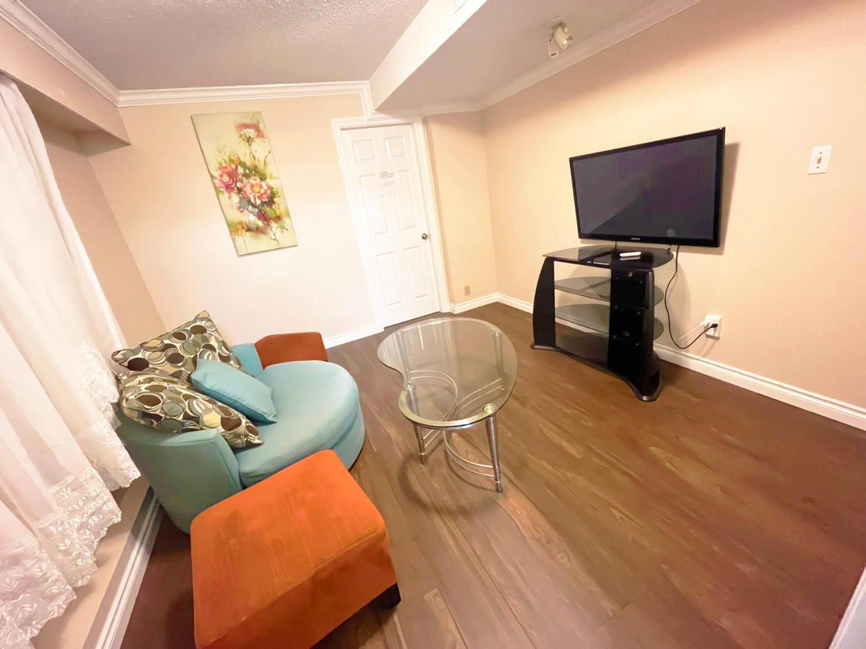 Private Suite With Private Entrance King Bed Richmond Buitenkant foto