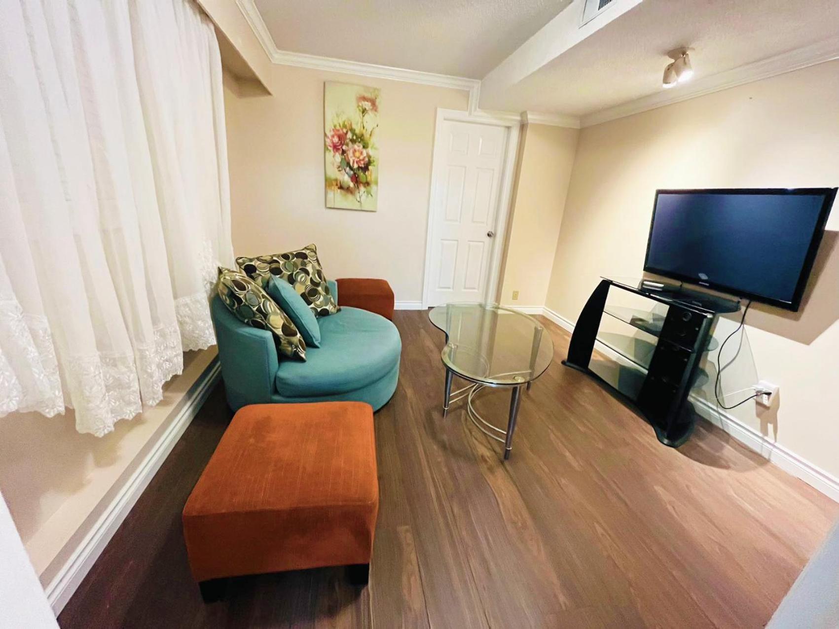 Private Suite With Private Entrance King Bed Richmond Buitenkant foto